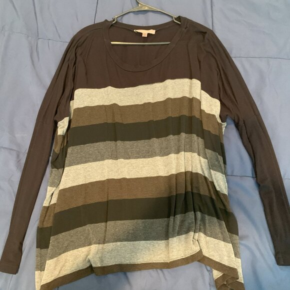 RED 23 Long sleeve Shirt size M/L & 20% OFF if you buy 4 items I sell ! - Picture 3 of 5